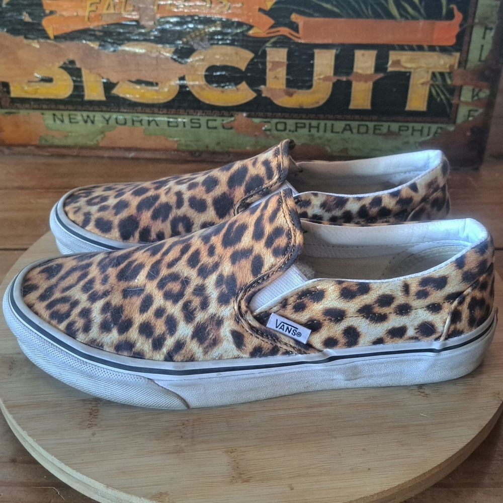 Vans Skate Shoes, Unisex Women's 9 Men's 7.5, Leopard Cheetah Print Slip Ons